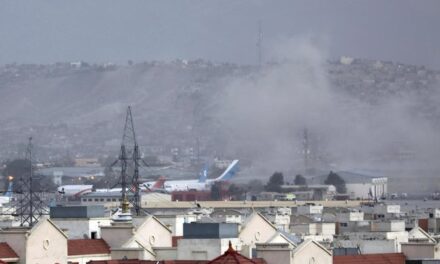 کابل ائیرپورٹ پر ہوئے دو دھماکوں میں اب تک 103 افراد ہلاک، 13 امریکی فوجی شامل