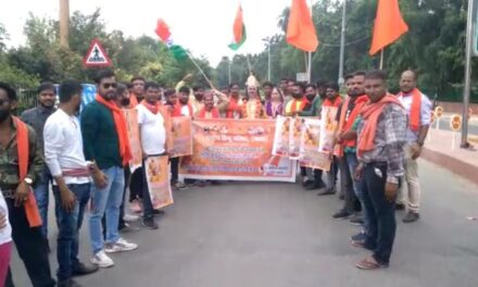’راشٹریہ ہندو پریشد‘ نے تاج محل بند کرنے کی دی دھمکی، ASI اسٹاف کے خلاف کارروائی کا مطالبہ