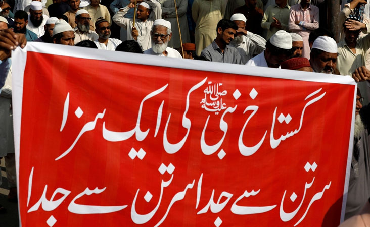 کراچی کے مال میں توہین رسالت کے خلاف پرتشدد مظاہرہ، سیمسنگ کے 27 ملازمین حراست میں