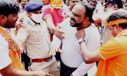 کرناٹک میں ہندوتوا بریگیڈ کے ذریعہ اردو صحافی محمد صفدر قیصر پر قاتلانہ حملہ، دیکھیں ویڈیو