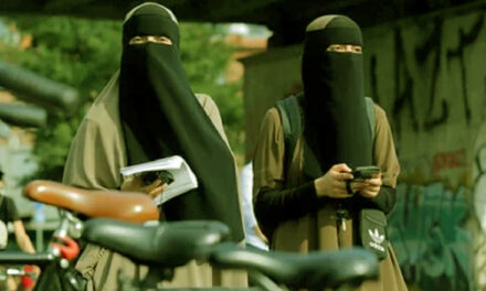 میڈیا کے لیے طالبان نے جاری کیا ’مذہبی گائیڈلائن‘، خاتون نیوز اینکرس کو حجاب پہننے کی ہدایت!