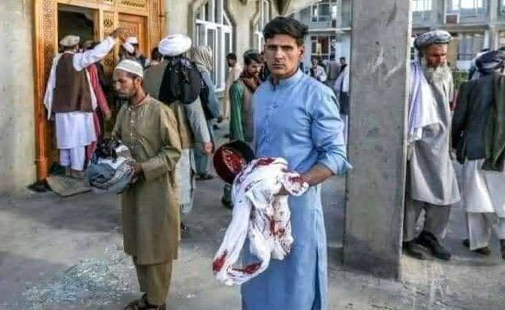 افغانستان: جمعہ کی نماز کے دوران مسجد میں دھماکہ، چیخ و پکار کا عالم، تقریباً 100 افراد ہلاک
