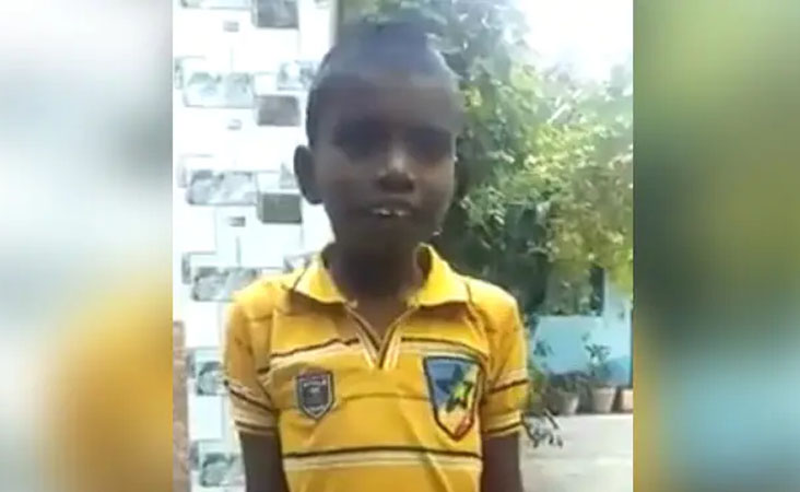 ویڈیو: بچے کی سریلی آواز میں چھتیس گڑھ کا ’راج گیت‘ سن کر مسحور ہوئے وزیر اعلیٰ بگھیل