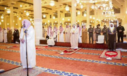 سعودی عرب: شاہ سلمان کی امامت میں خصوصی نماز کا اہتمام، ایک ساتھ 26 ہزار مساجد میں ہوئی جماعت