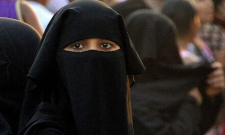 آئیے، کرناٹک میں جاری ’حجاب تنازعہ‘ پر بیرون ممالک کے رد عمل پر ڈالتے ہیں ایک نظر