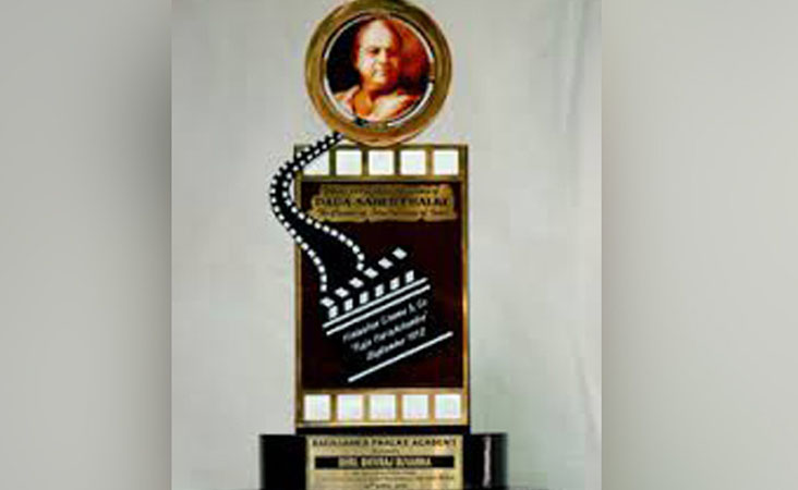 دادا صاحب پھالکے ایوارڈ: ’پشپا‘ بنی سال کی بہترین فلم، بہترین اداکار اور اداکارہ کے نام کا بھی اعلان