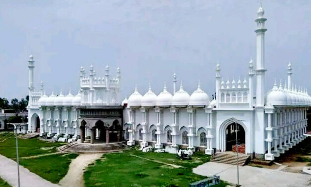 اللہ کا گھر: مبارکپور واقع عزیز المساجد کی خوبصورتی میں چار چاند لگاتے ہیں 65 گنبد (تحریر– منظر حسین)