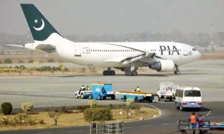 پاکستان انٹرنیشنل ایئرلائنس نے کپتان اور پہلے درجہ کے افسروں کو روزہ رکھنے سے کیا منع!