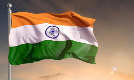 ویڈیو: ہندوستانی پرچم نے کئی مراحل سے گزر کر ترنگے کی شکل اختیار کی، ڈالیے اس سفر پر نظر