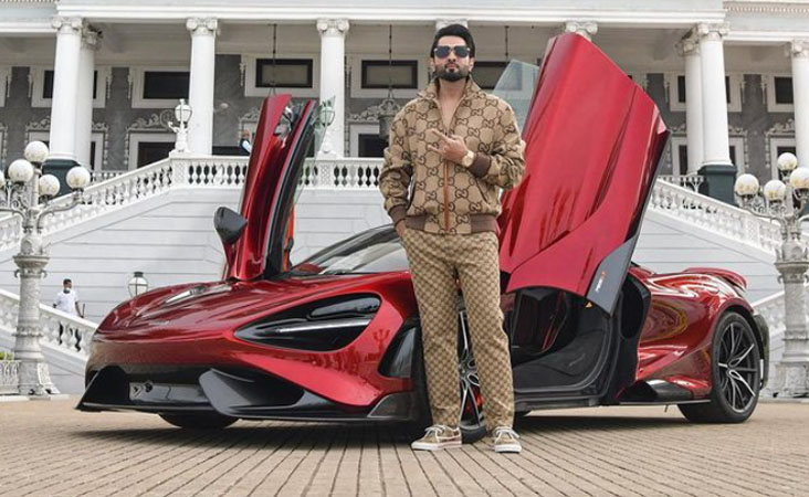 حیدر آباد کے نصیر خان نے خریدی ہندوستان کی سب سے مہنگی ’سپر کار‘، قیمت ہے 12 کروڑ روپے